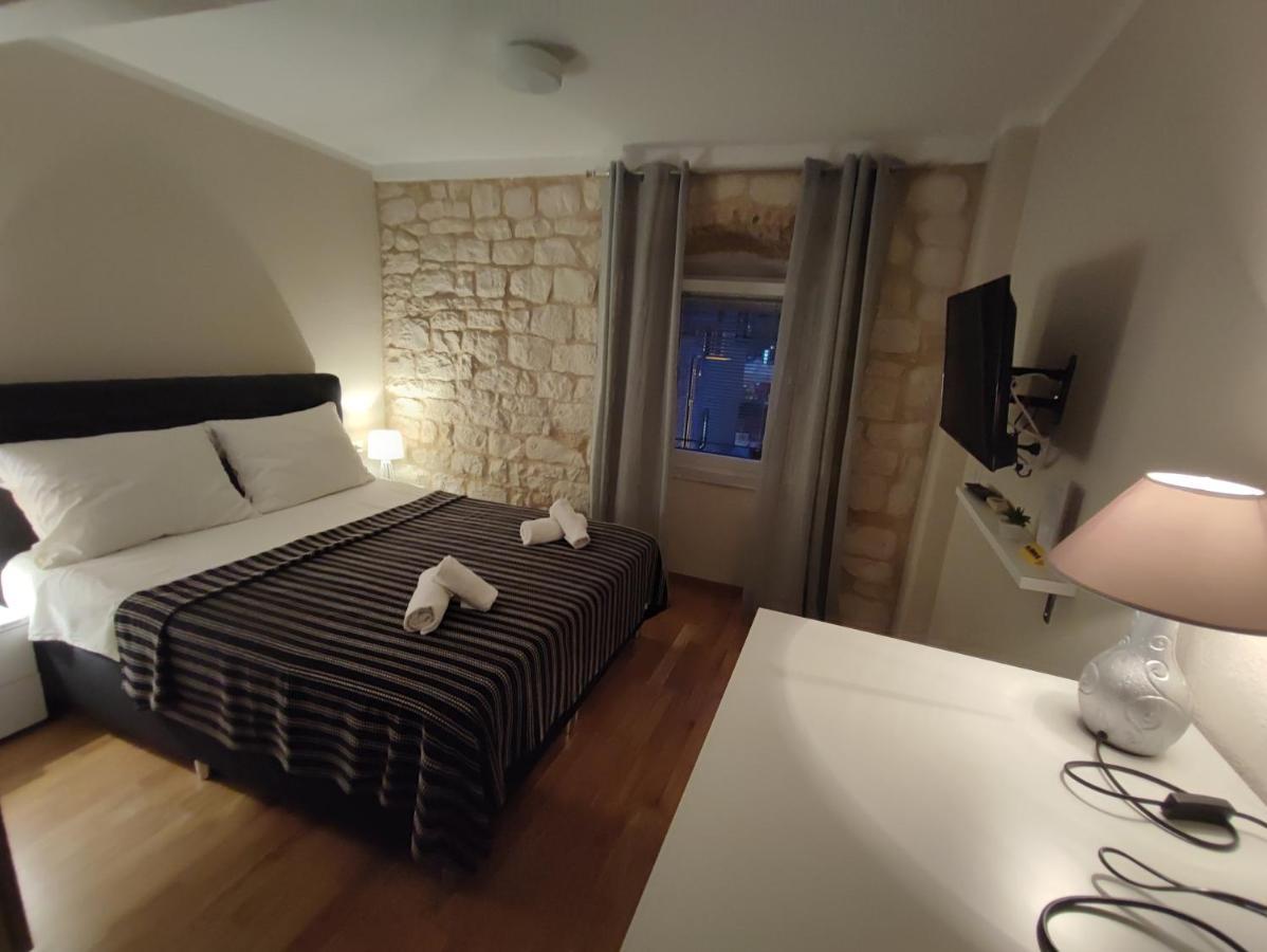 Room No3 Trogir Exteriör bild